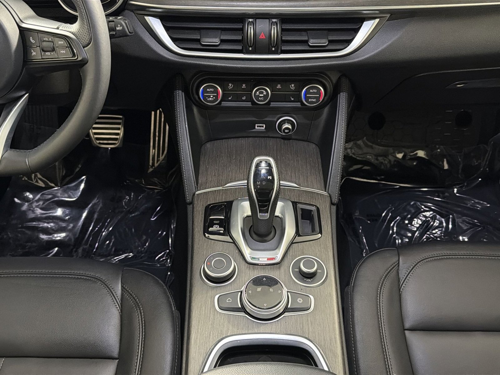 Used 2023 Alfa Romeo Stelvio Ti image 22