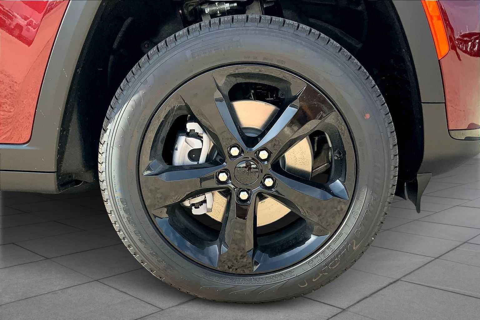 New 2025 Jeep Grand Cherokee L Limited w/ Black Appearance Package image 12