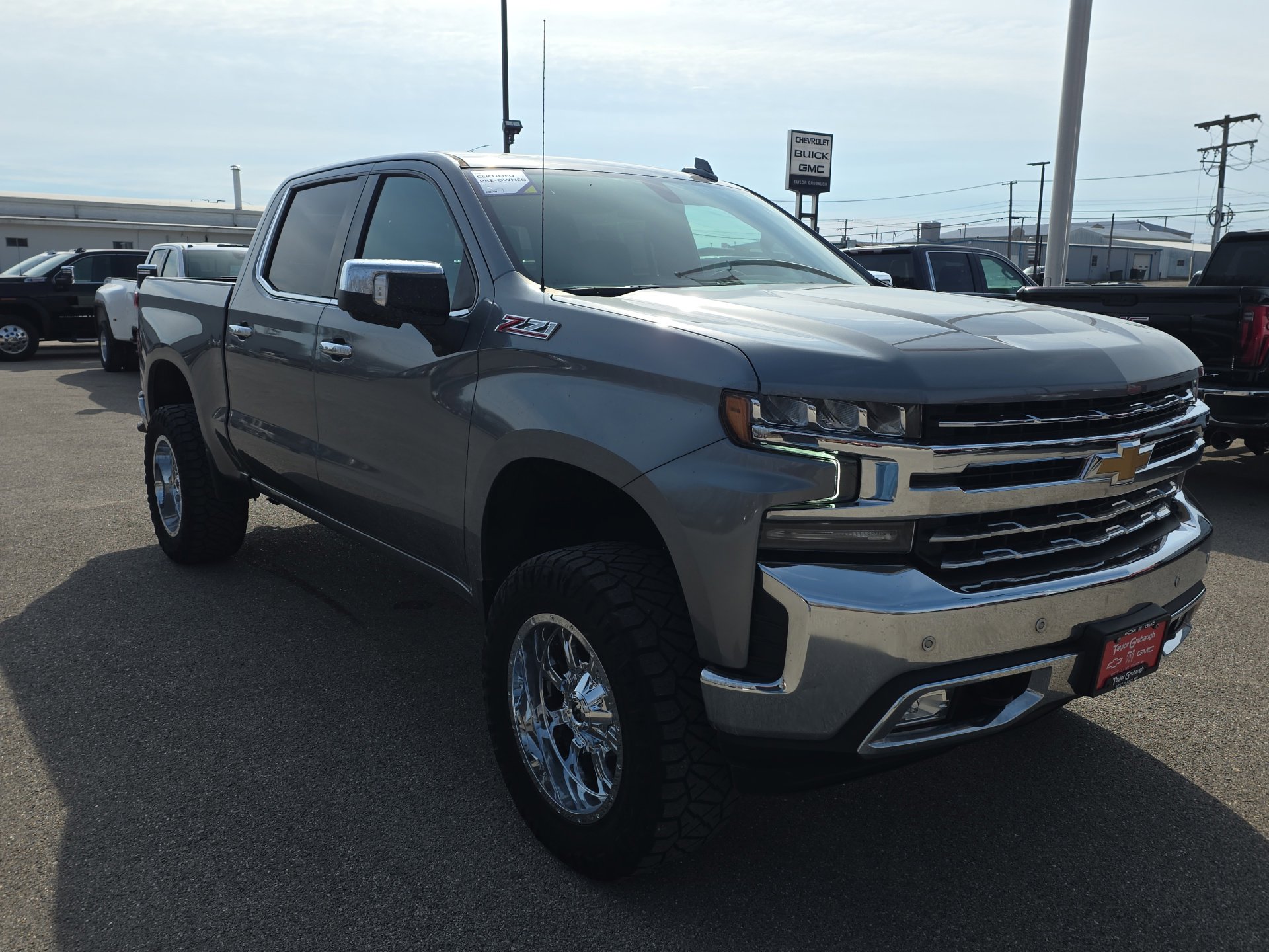 Used 2022 Chevrolet Silverado 1500 LTZ w/ Z71 Off-Road Package image 2
