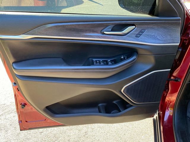 Used 2022 Jeep Grand Cherokee Limited RWD image 12