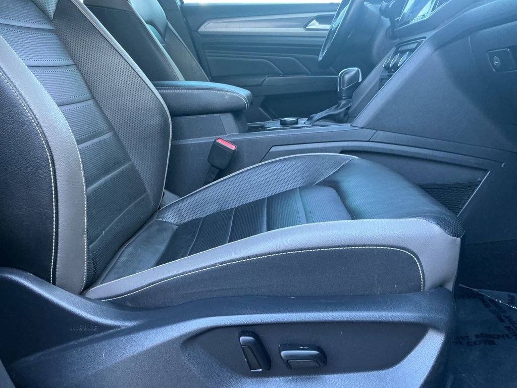 Used 2020 Volkswagen Atlas Cross Sport SEL Premium image 18