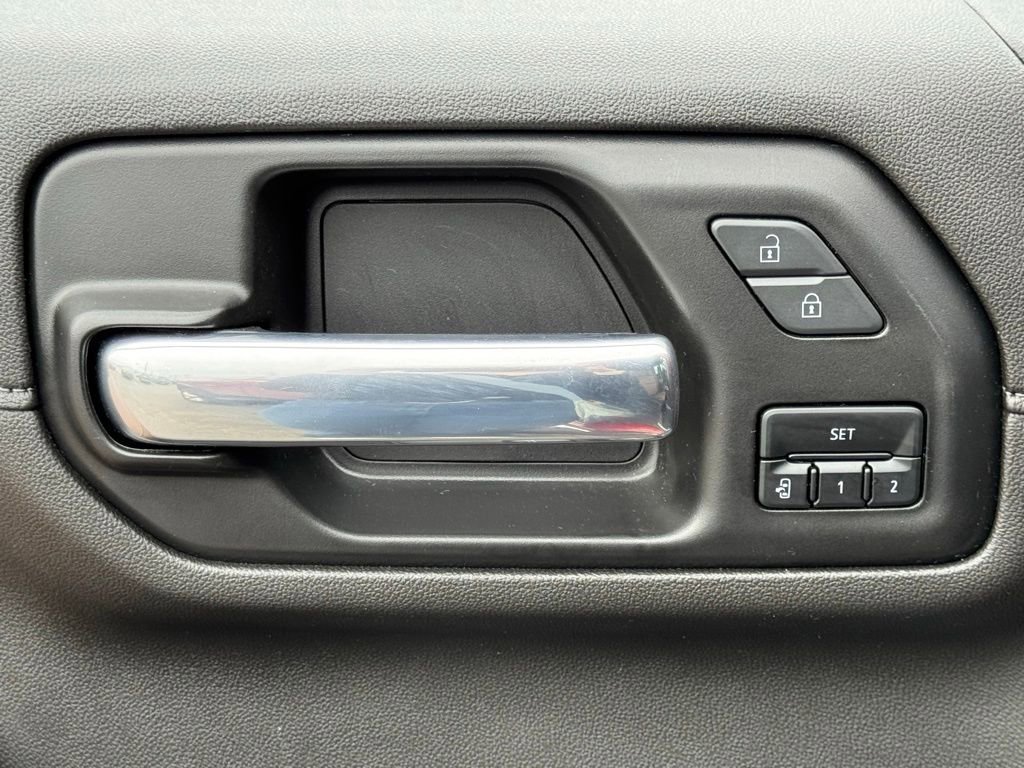 Used 2022 Chevrolet Silverado 2500 High Country w/ Safety Package II image 22