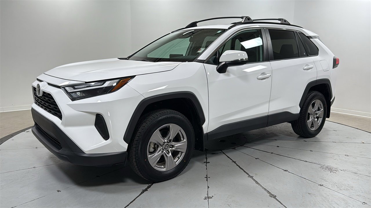 Used 2022 Toyota RAV4 XLE video 1