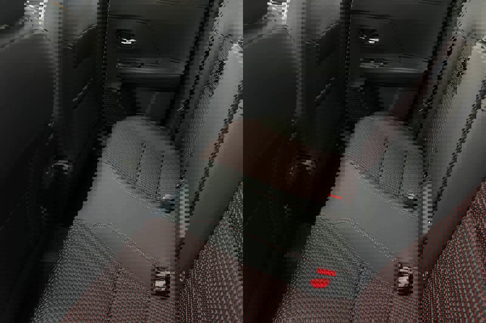 New 2026 Nissan Kicks SR w/ Cold Weather Package image 5