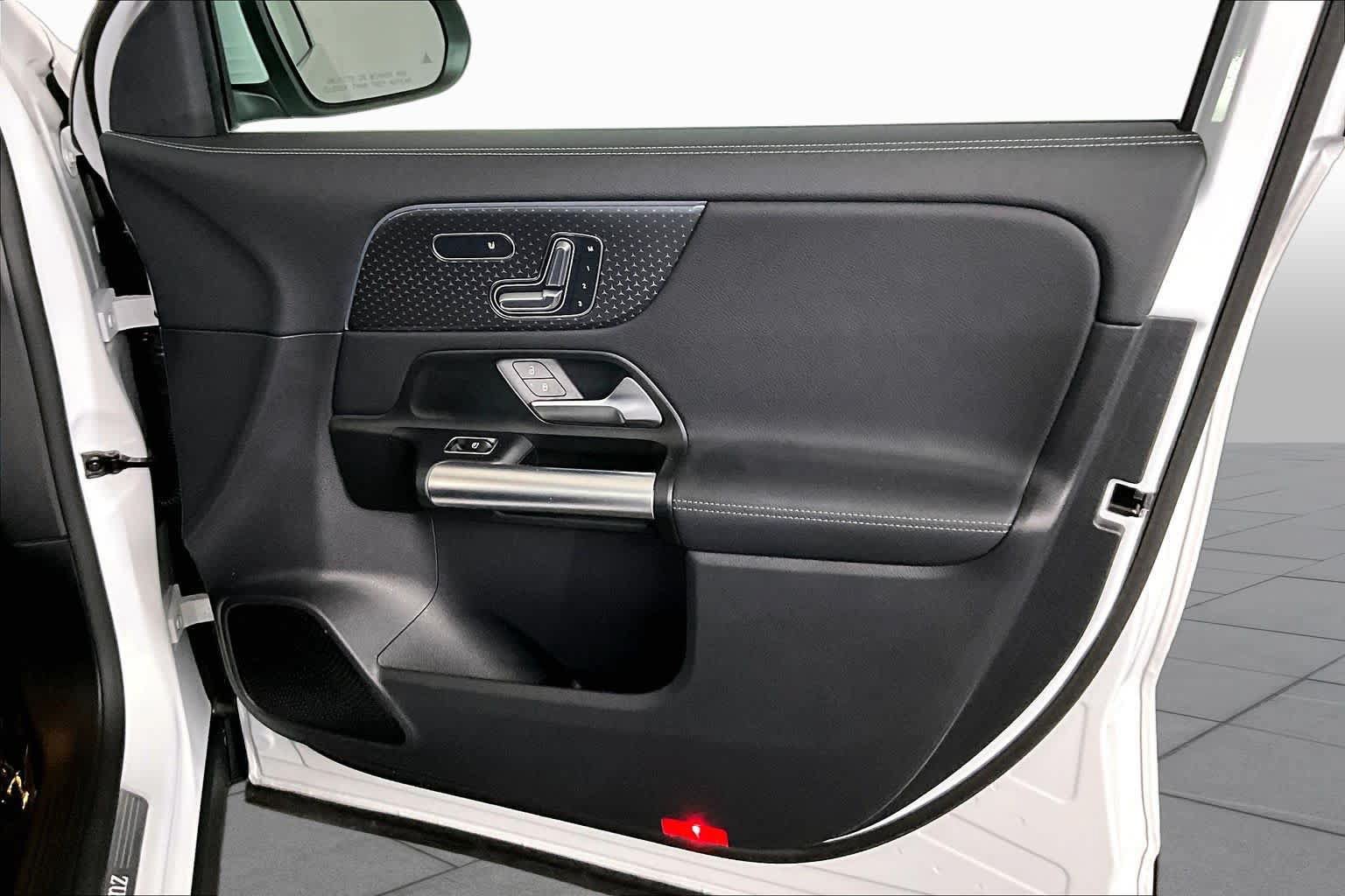 Certified 2024 Mercedes-Benz GLA 250 4MATIC image 23