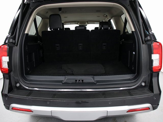 Used 2024 Ford Expedition Max XLT image 28