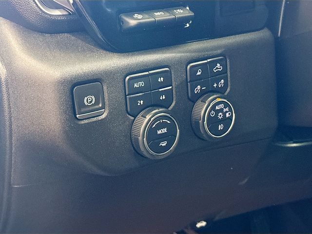 Used 2023 Chevrolet Silverado 1500 LTZ w/ Technology Package AWD/4WD image 11
