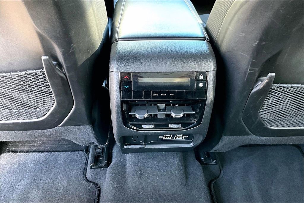 Used 2024 Jeep Grand Cherokee L Laredo image 14