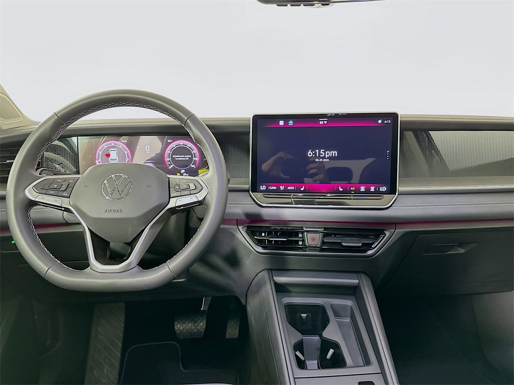 New 2025 Volkswagen Tiguan SE image 19