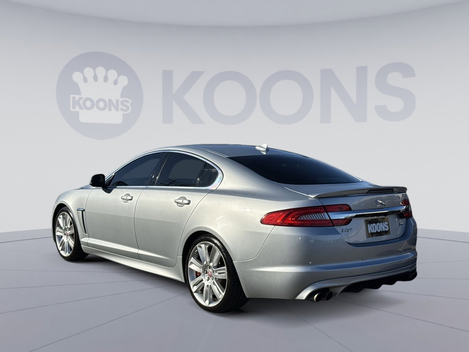 Used 2013 Jaguar XF R image 4