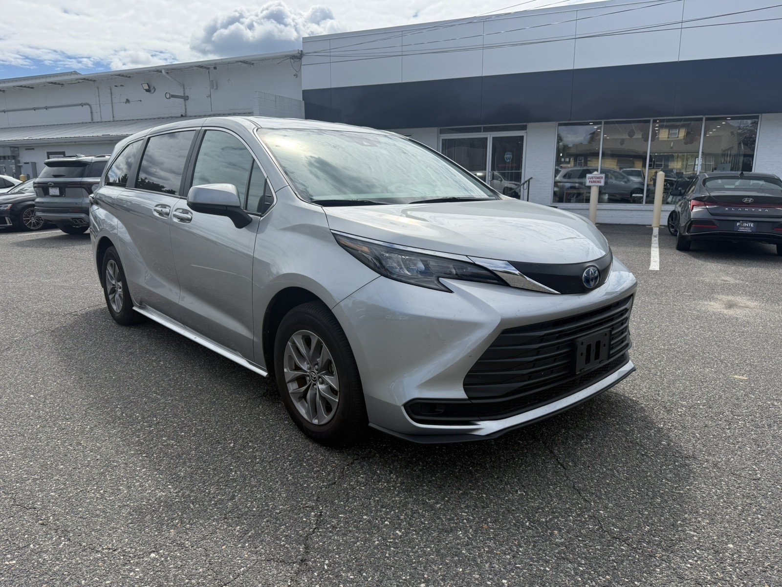 Used 2025 Toyota Sienna LE