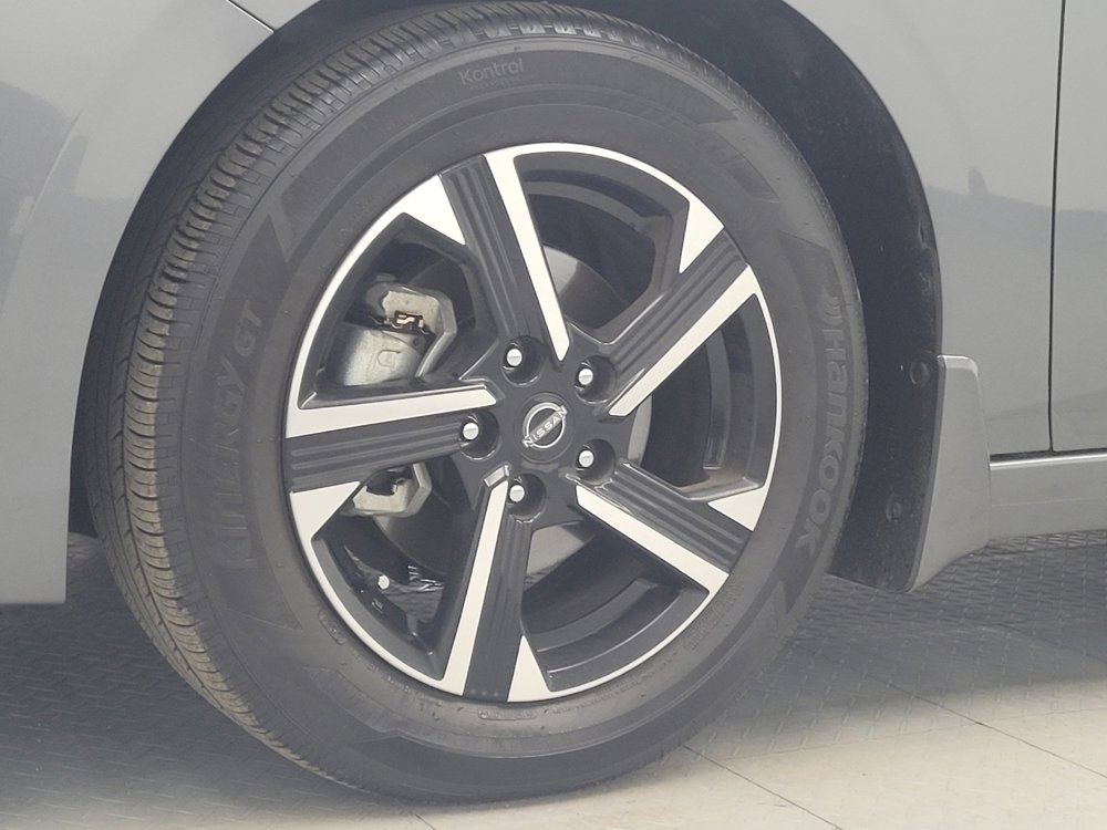 Used 2025 Nissan Sentra SV w/ All-Weather Package image 31