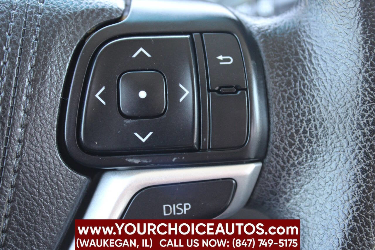 Used 2017 Toyota Sienna LE image 24