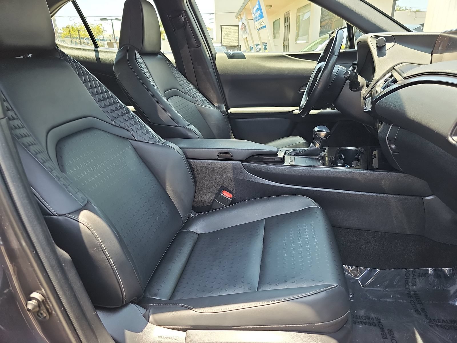Used 2022 Lexus UX 200 w/ Accessory Package (Z1) FWD image 10