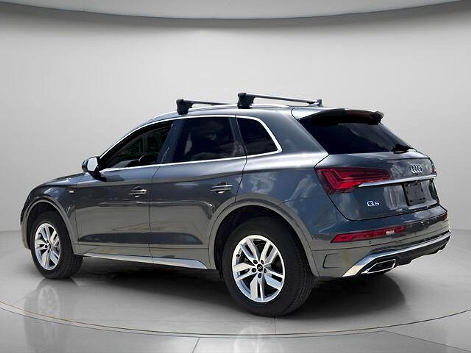 Used 2024 Audi Q5 2.0T Premium w/ Convenience Package AWD/4WD image 4
