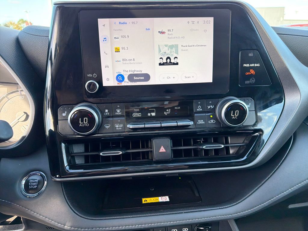 Used 2023 Toyota Highlander L image 21