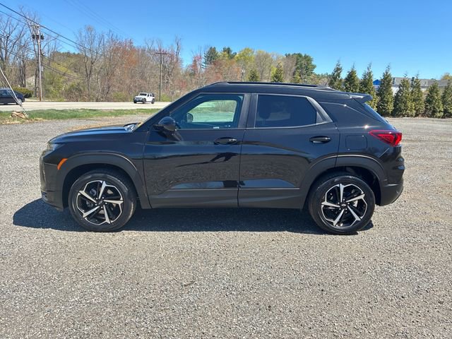 Used 2023 Chevrolet TrailBlazer RS w/ Sun and Liftgate Package AWD/4WD image 2