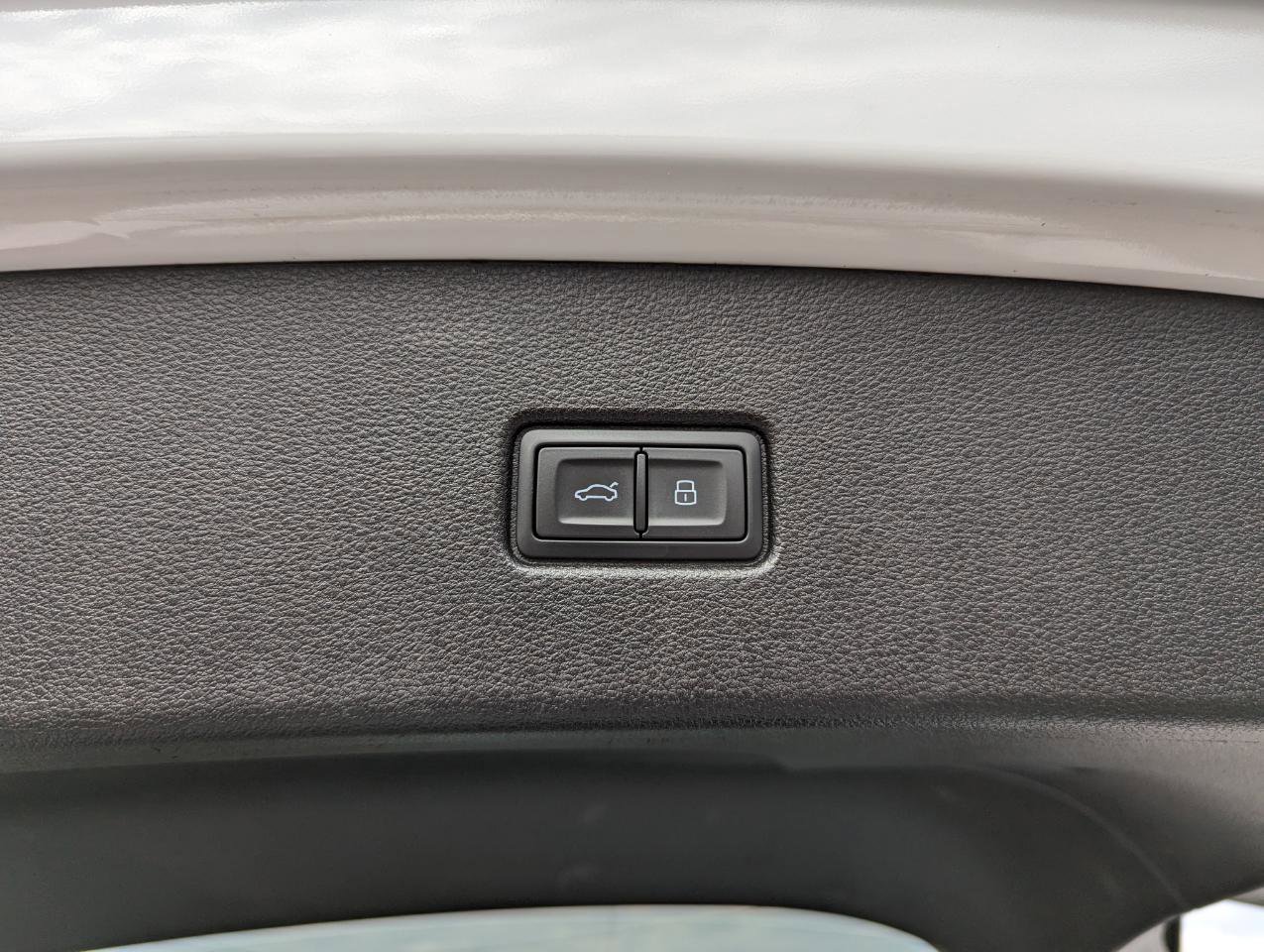 Used 2023 Audi SQ5 Premium Plus image 46