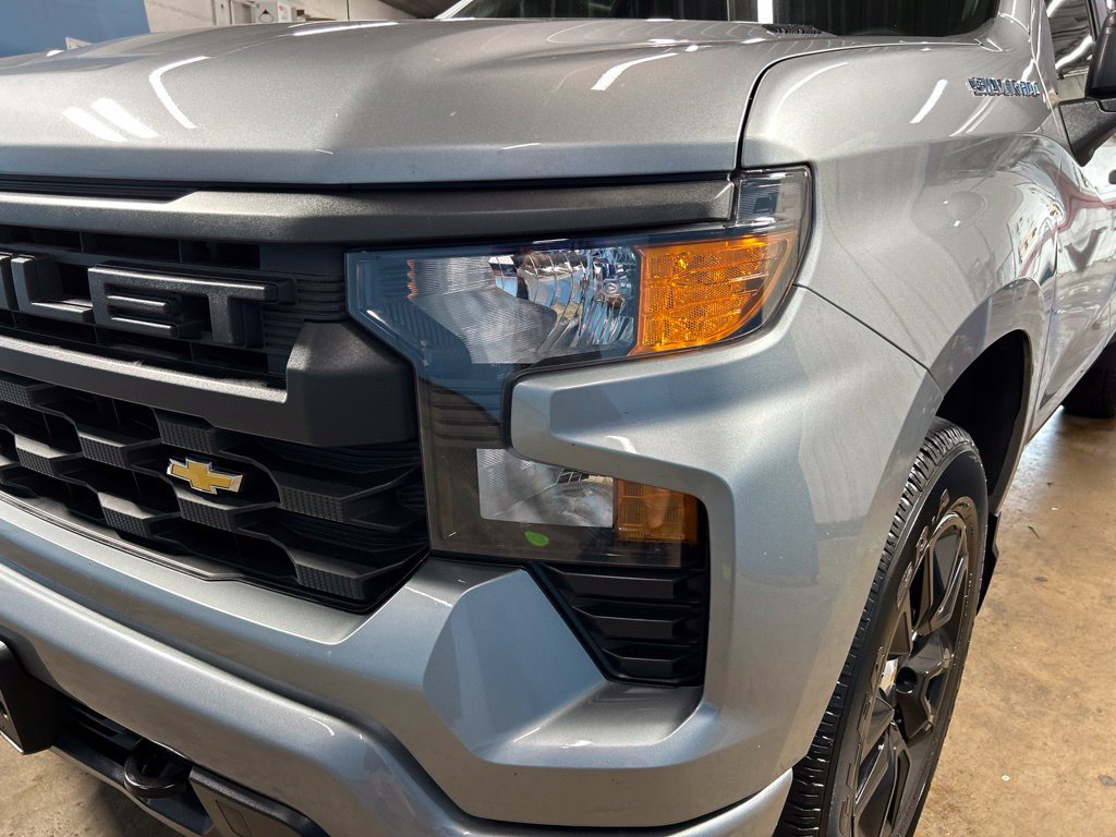 Used 2025 Chevrolet Silverado 1500 Custom RWD image 6