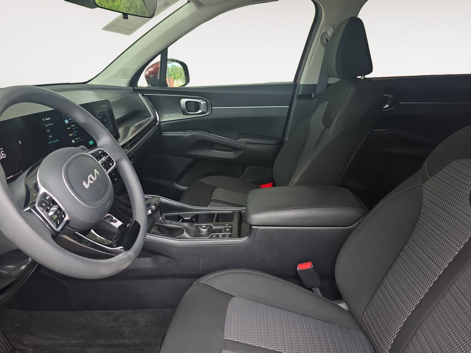 Certified 2025 Kia Sorento LX FWD image 21