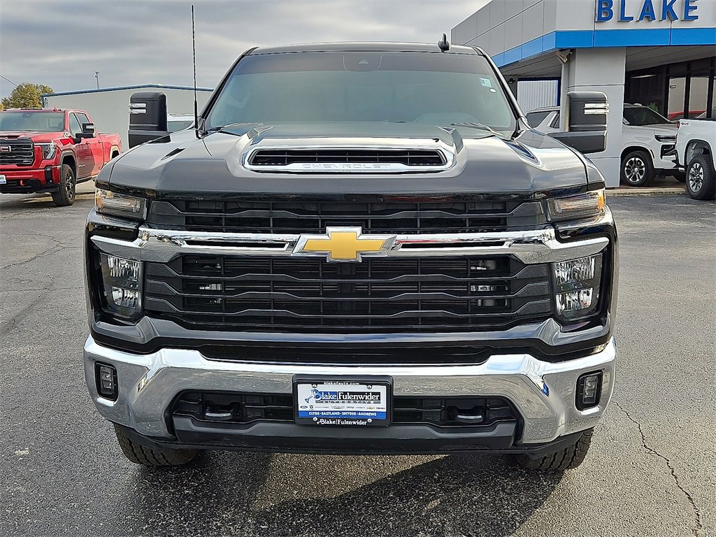 Used 2025 Chevrolet Silverado 2500 LT w/ Leather Package image 11