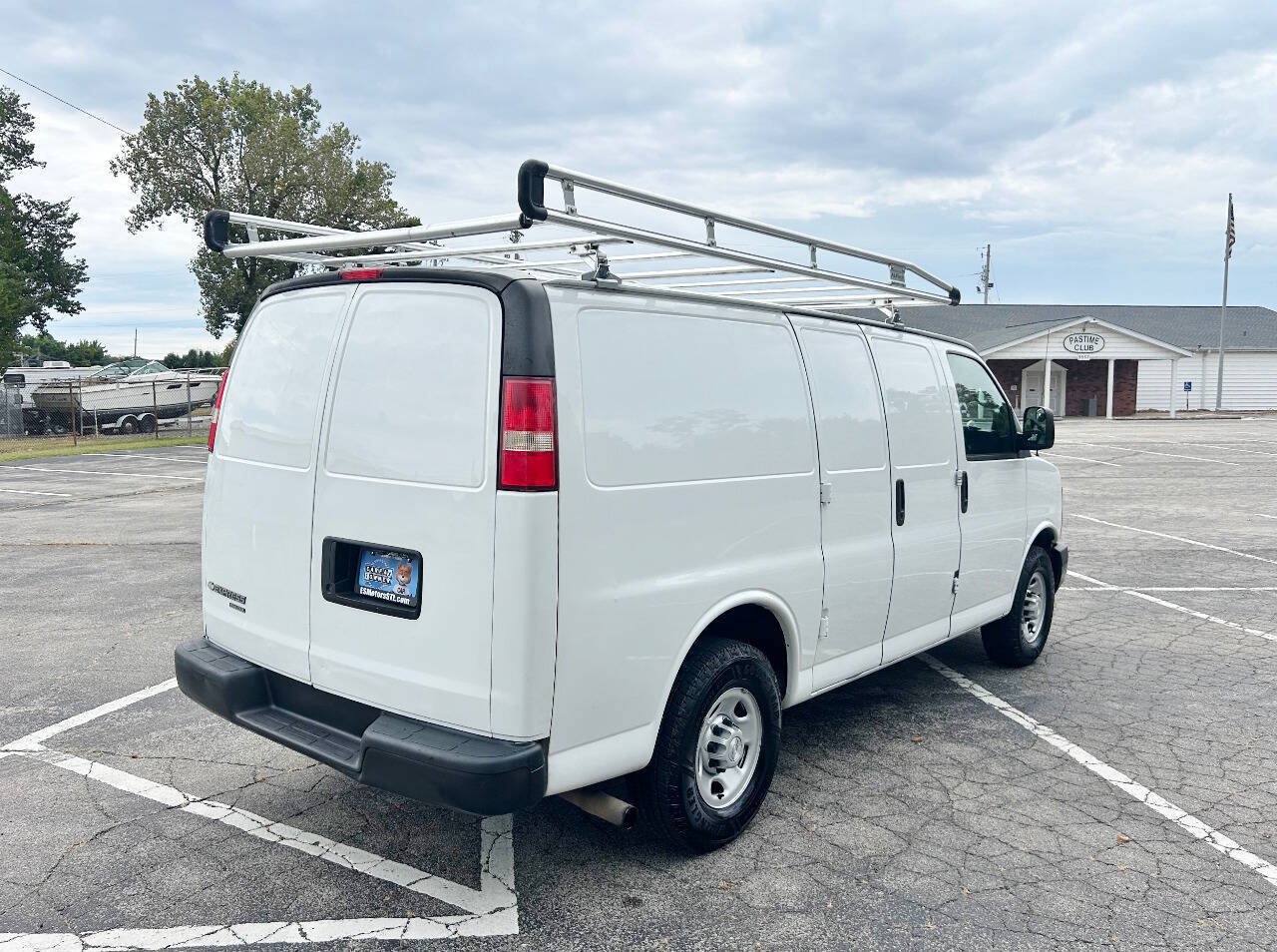 Used 2015 Chevrolet Express 3500 RWD image 5
