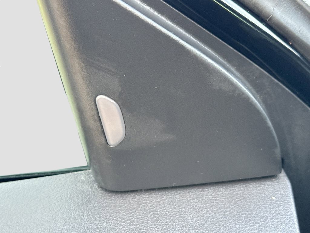 Used 2023 Nissan Kicks S image 19