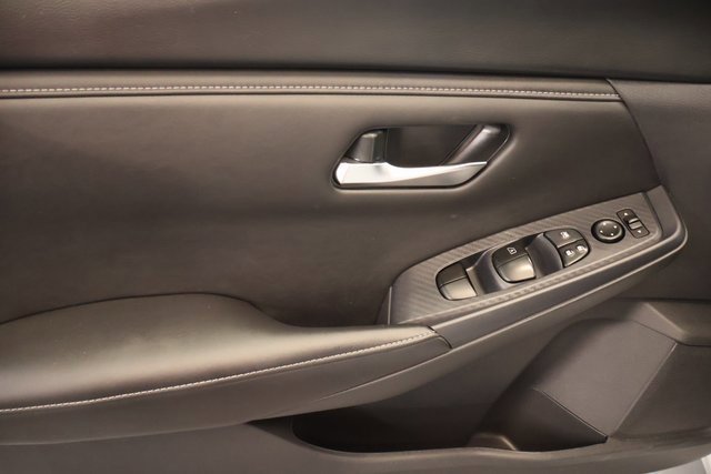 Used 2024 Nissan Sentra SV FWD image 9