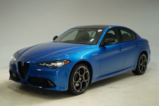 New 2025 Alfa Romeo Giulia AWD image 3