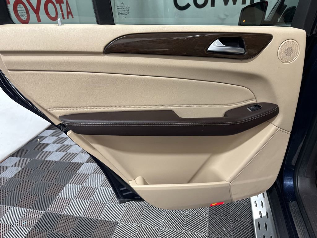 Used 2017 Mercedes-Benz GLS 450 4MATIC image 19