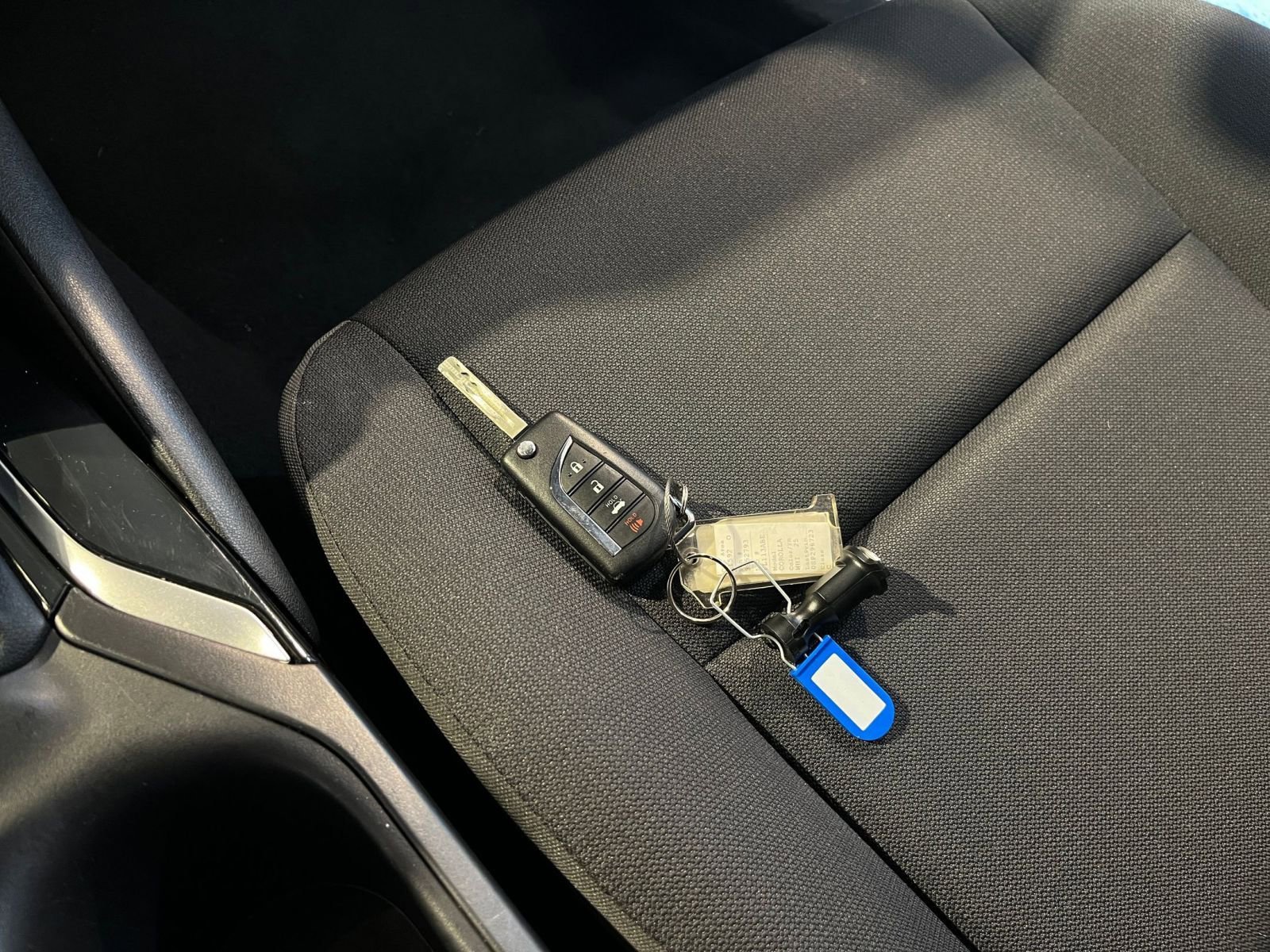 Used 2025 Toyota Corolla LE image 22