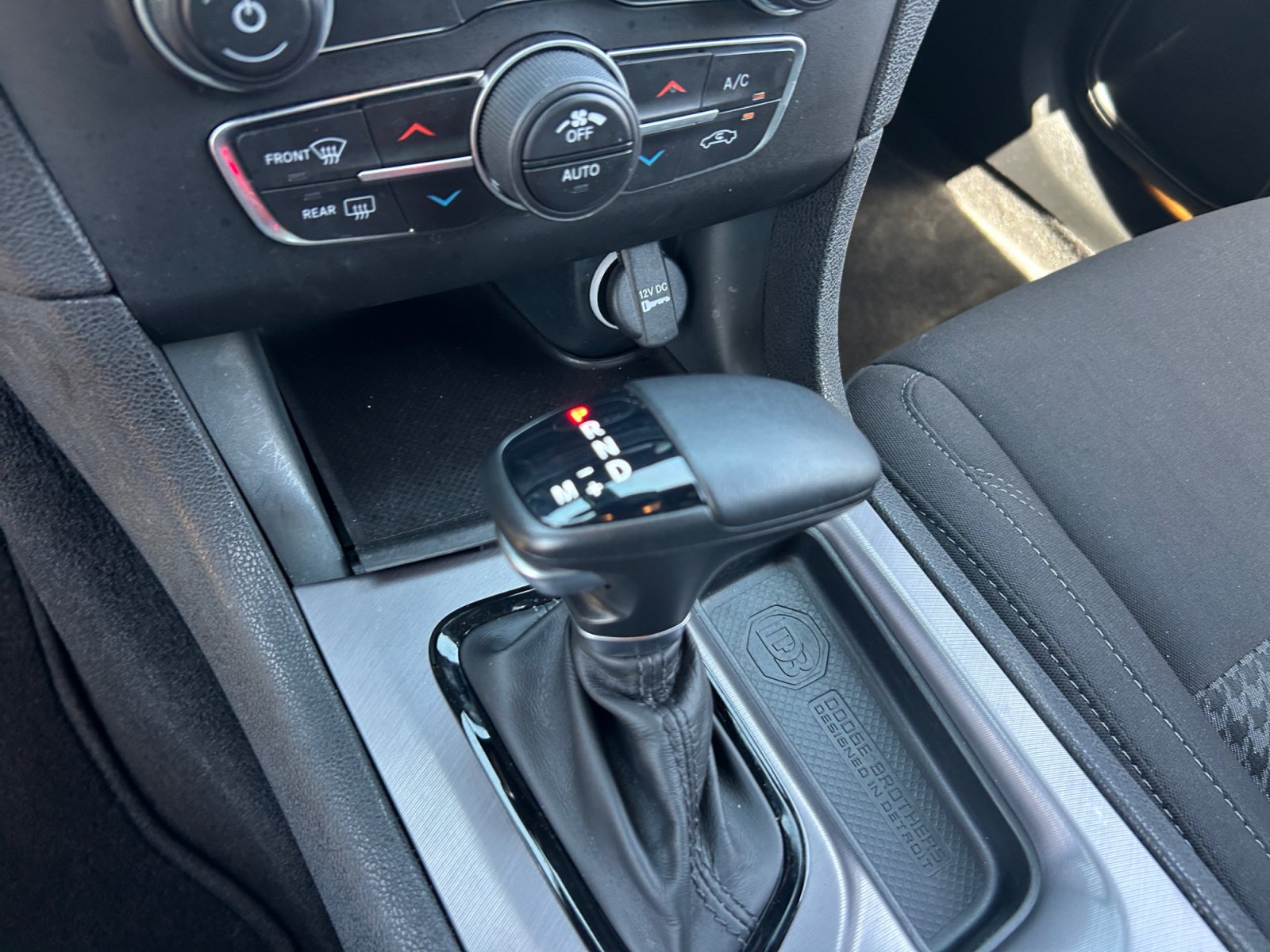 Used 2023 Dodge Charger SXT w/ Blacktop Package AWD/4WD image 15
