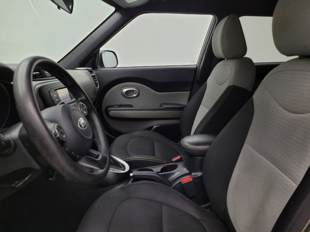 Used 2016 Kia Soul + FWD image 17