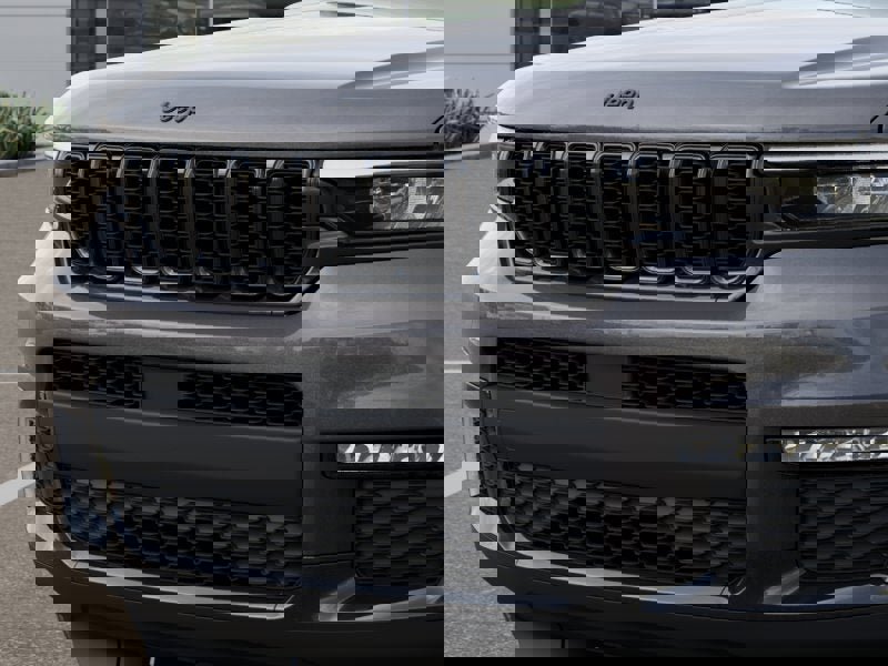New 2025 Jeep Grand Cherokee L Limited w/ Black Appearance Package image 31
