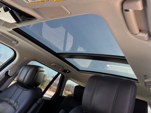 Used 2020 Land Rover Range Rover HSE image 21