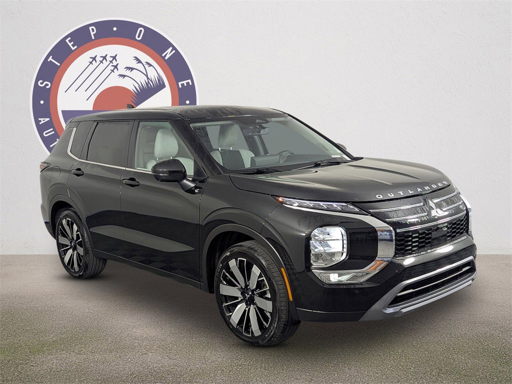 Used 2025 Mitsubishi Outlander SE video 2