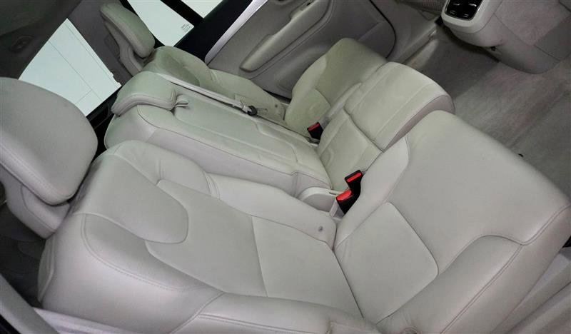 Used 2016 Volvo XC90 T6 Momentum image 9