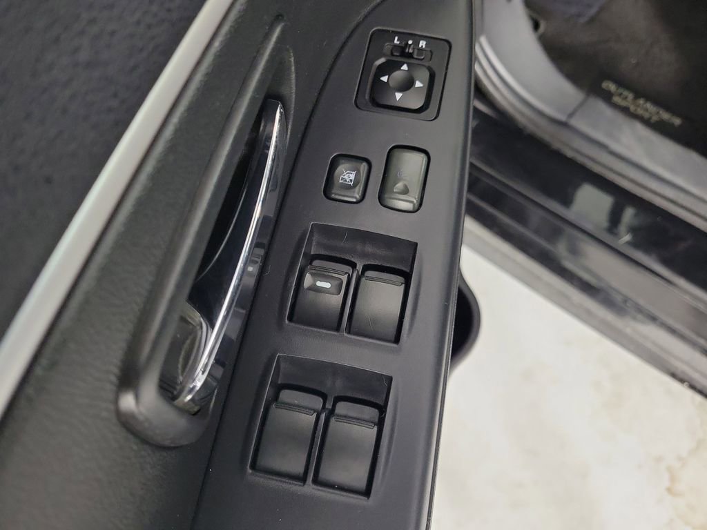Used 2012 Mitsubishi Outlander Sport SE image 18