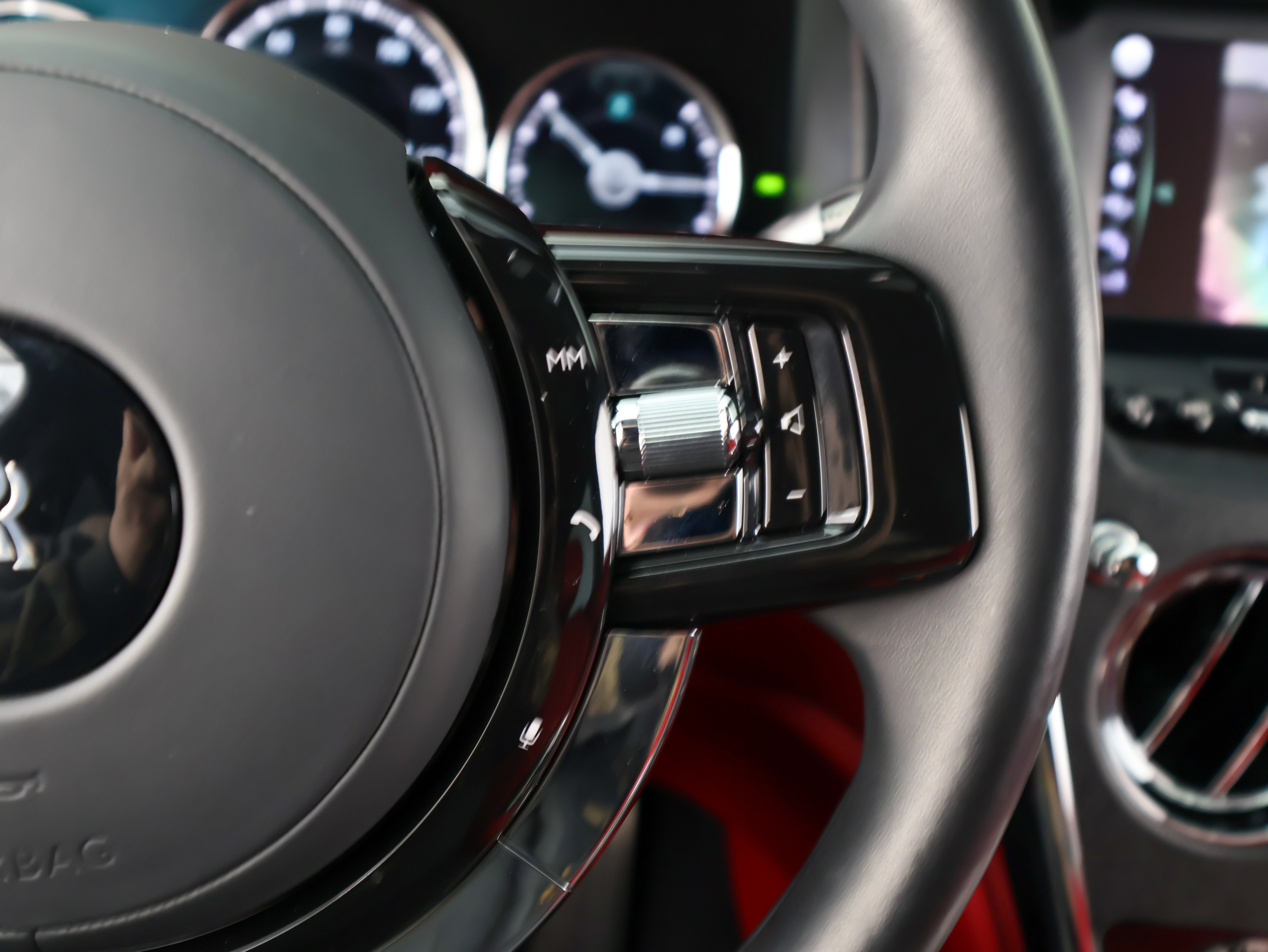 Used 2023 Rolls-Royce Cullinan image 47