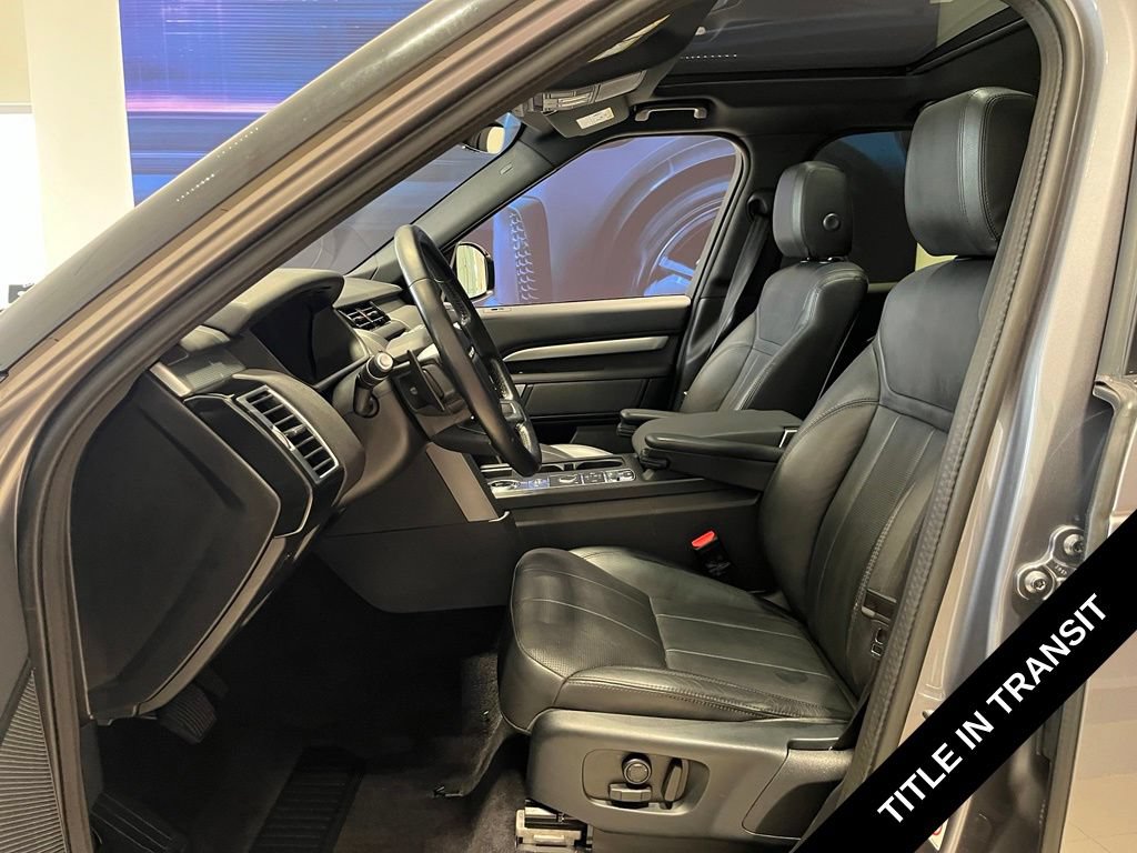 Used 2020 Land Rover Discovery Landmark AWD/4WD image 2