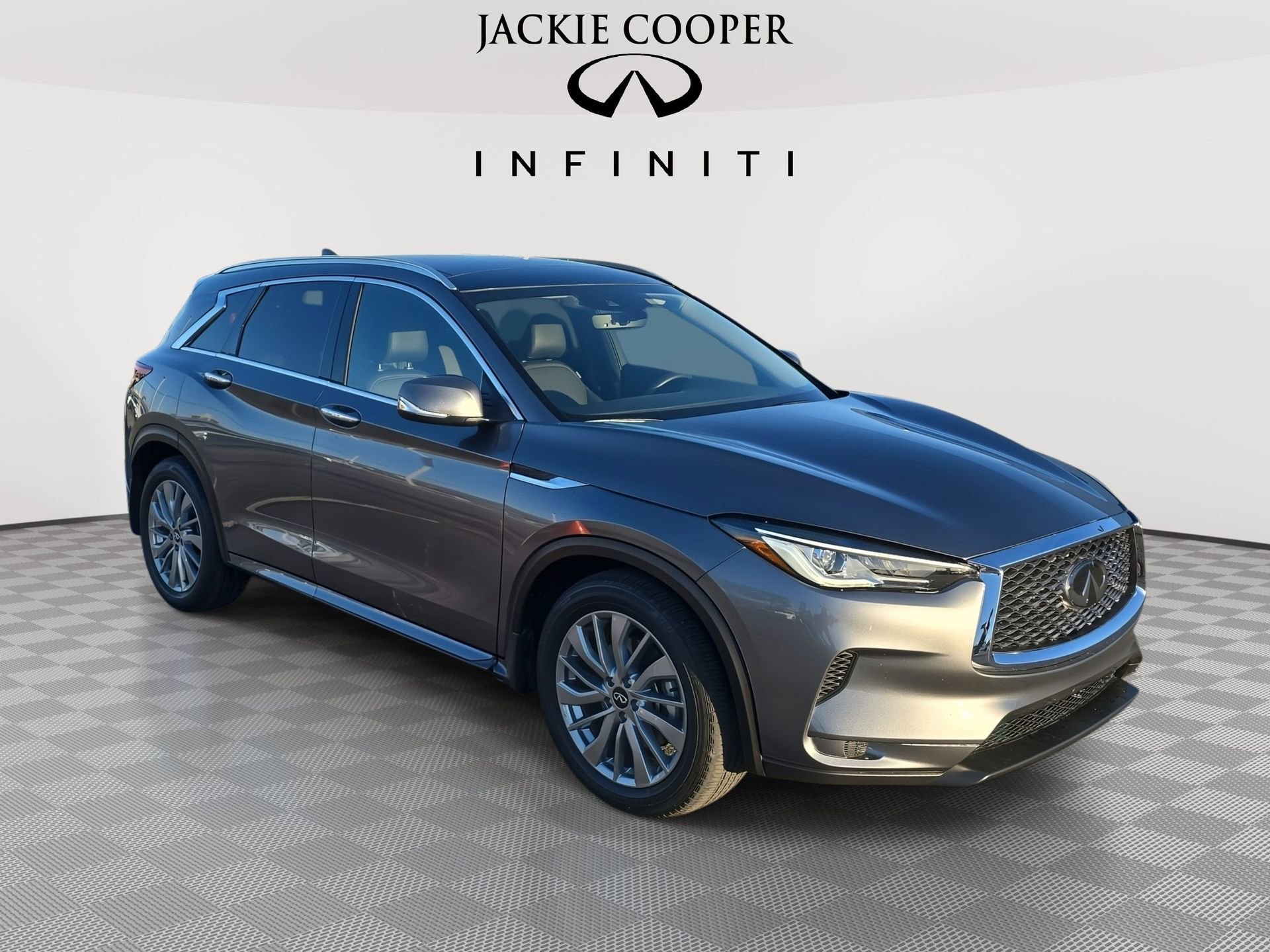Used 2025 INFINITI QX50 Luxe image 3