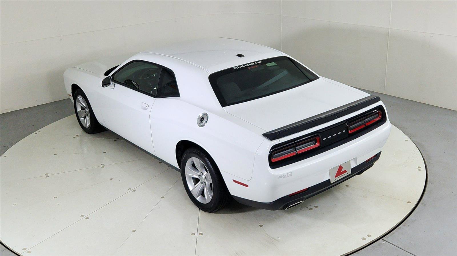 Used 2023 Dodge Challenger SXT image 34