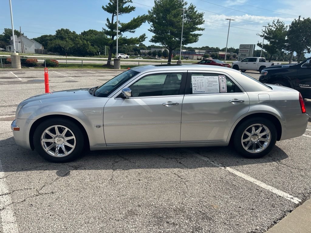 Used 2005 Chrysler 300 C w/ Sound Group II RWD image 16