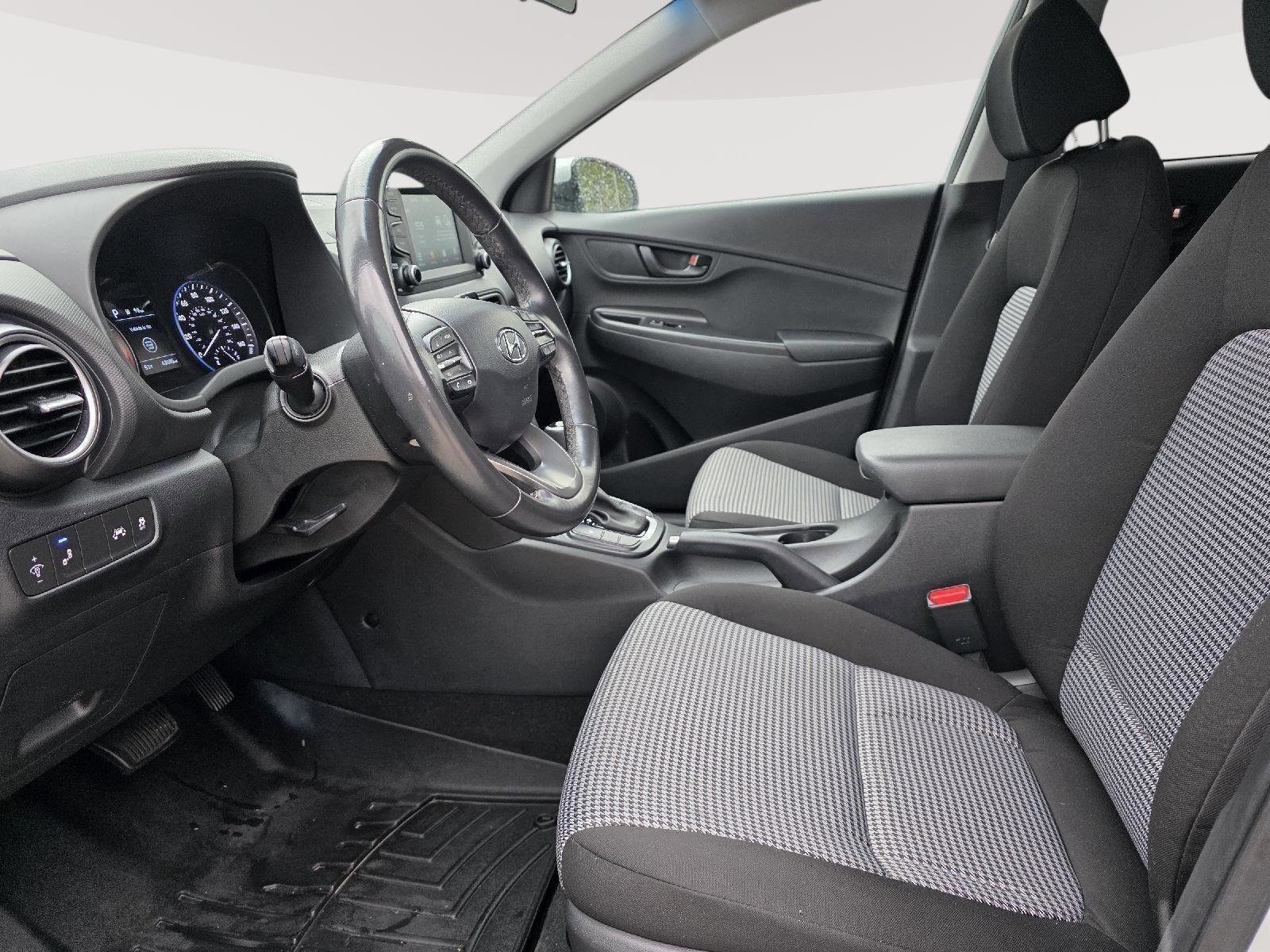 Used 2021 Hyundai Kona SEL w/ Cargo Package image 11