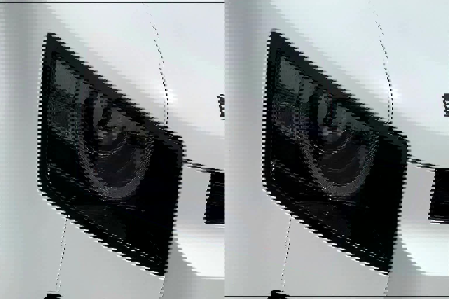 New 2025 Land Rover Defender 90 X-Dynamic SE image 12