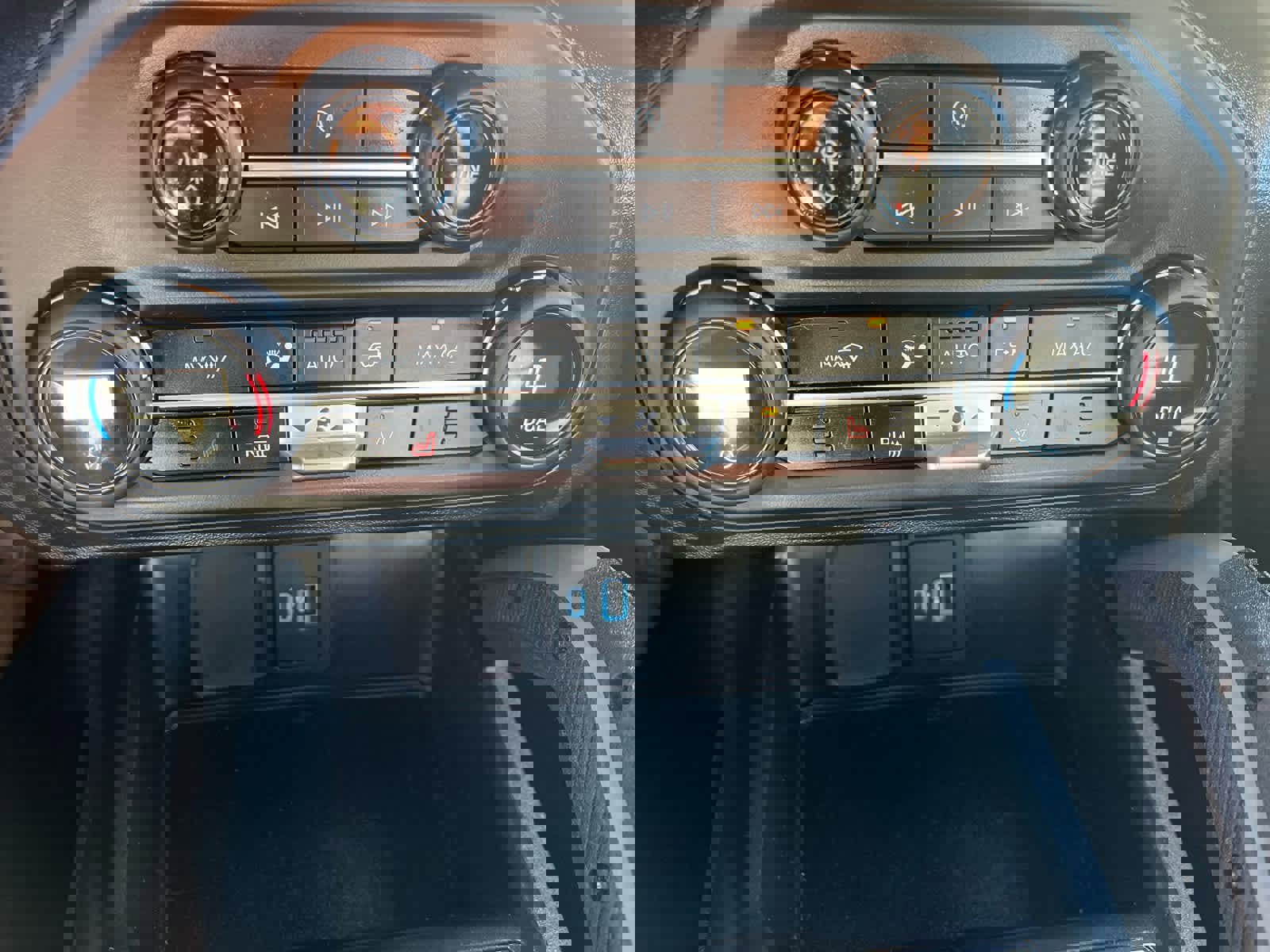 Used 2023 Ford Bronco Big Bend w/ Sasquatch Package image 42