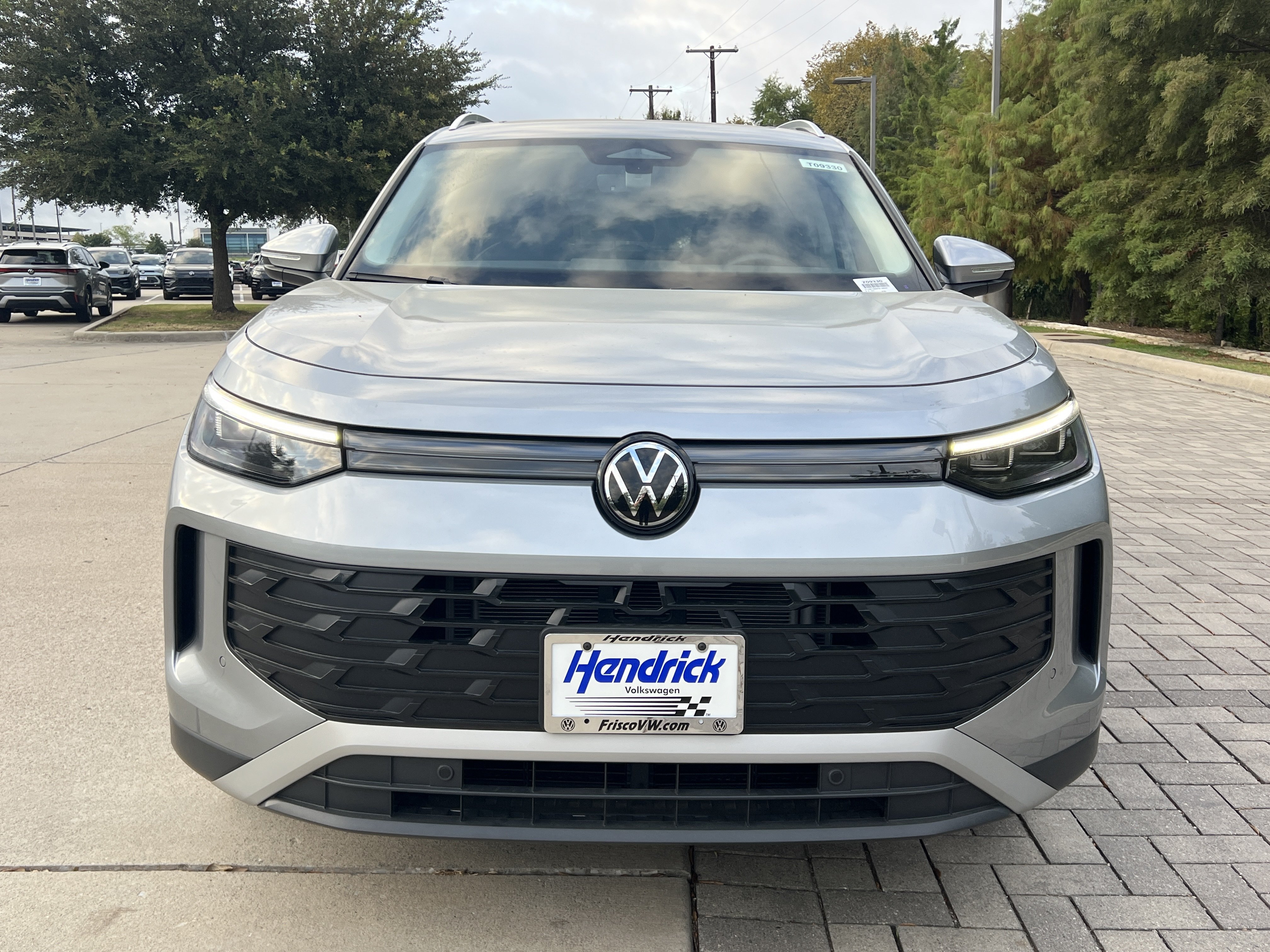 Certified 2026 Volkswagen Tiguan SE FWD image 3