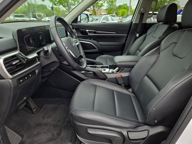 Used 2025 Kia Telluride LX FWD image 48