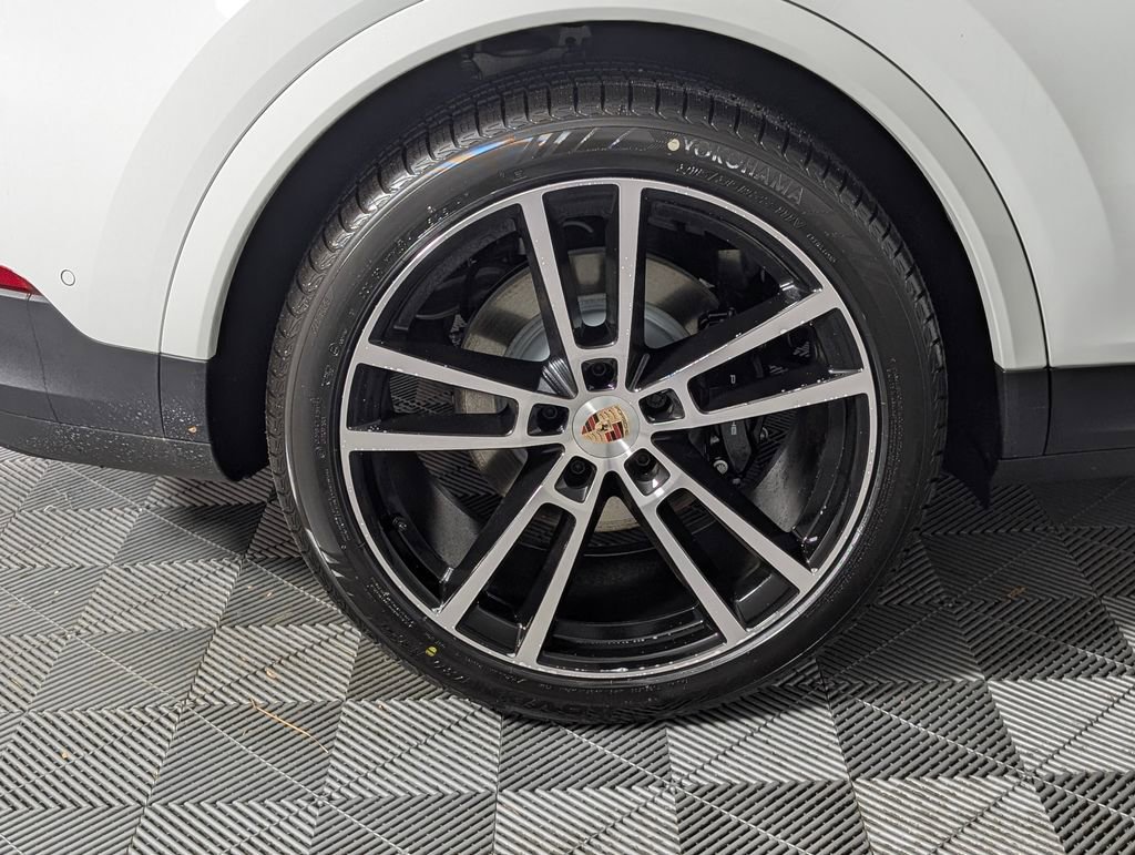 New 2026 Porsche Cayenne Coupe image 13