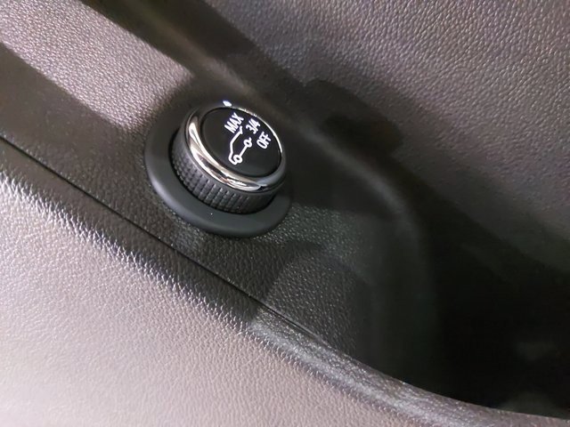 Used 2025 Cadillac XT5 Sportv w/ LPO, Floor Liner Package image 28